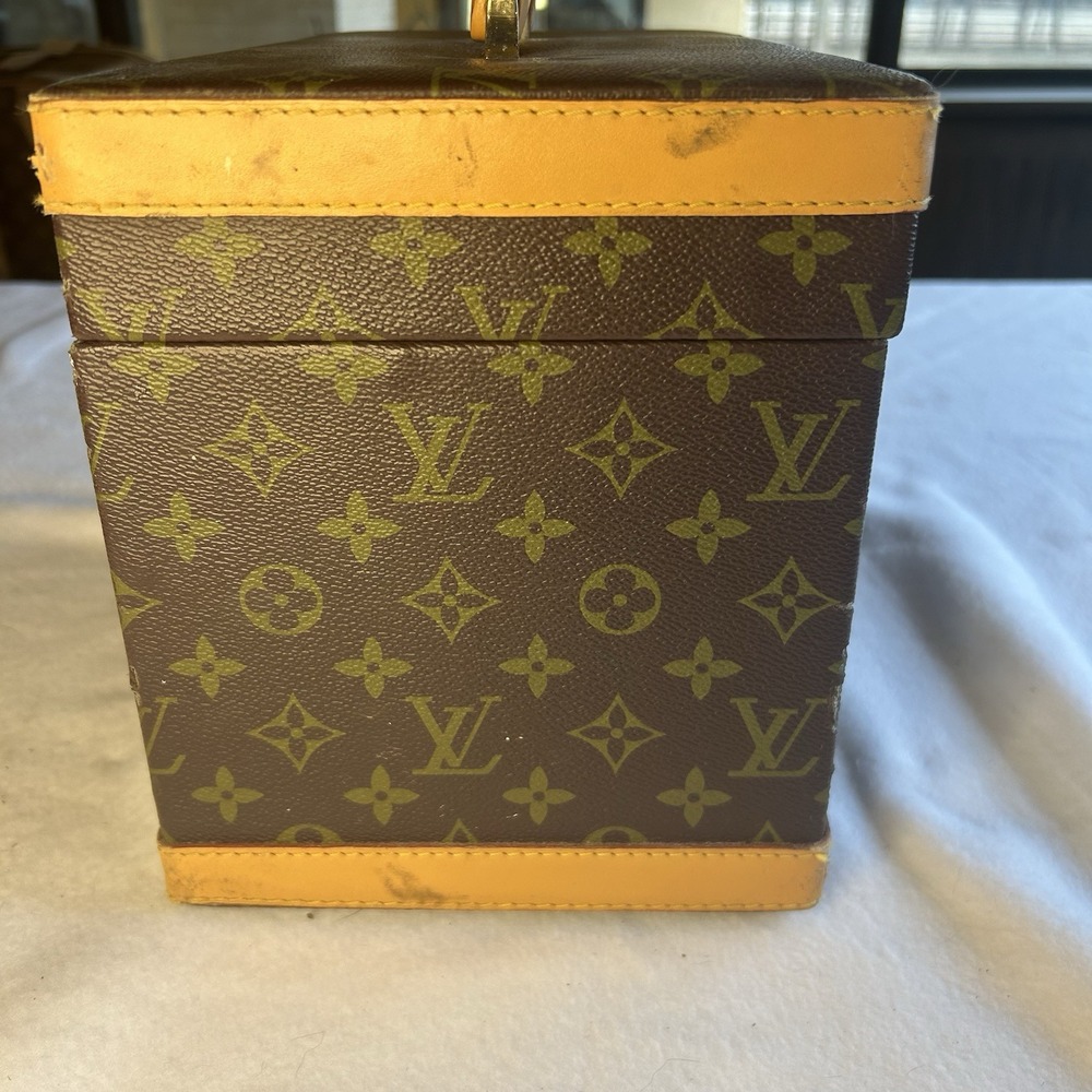 LOUIS VUITTON Vintage Monogram Cosmetic Box Trunk Bag Locks Handle Mirror - Picture 7 of 14